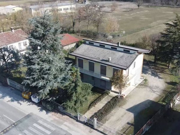 casa indipendente in vendita a Pietra de' Giorgi