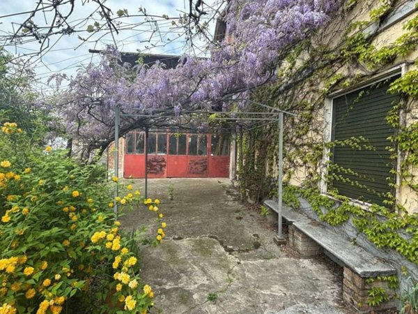 casa indipendente in vendita a Pietra de' Giorgi