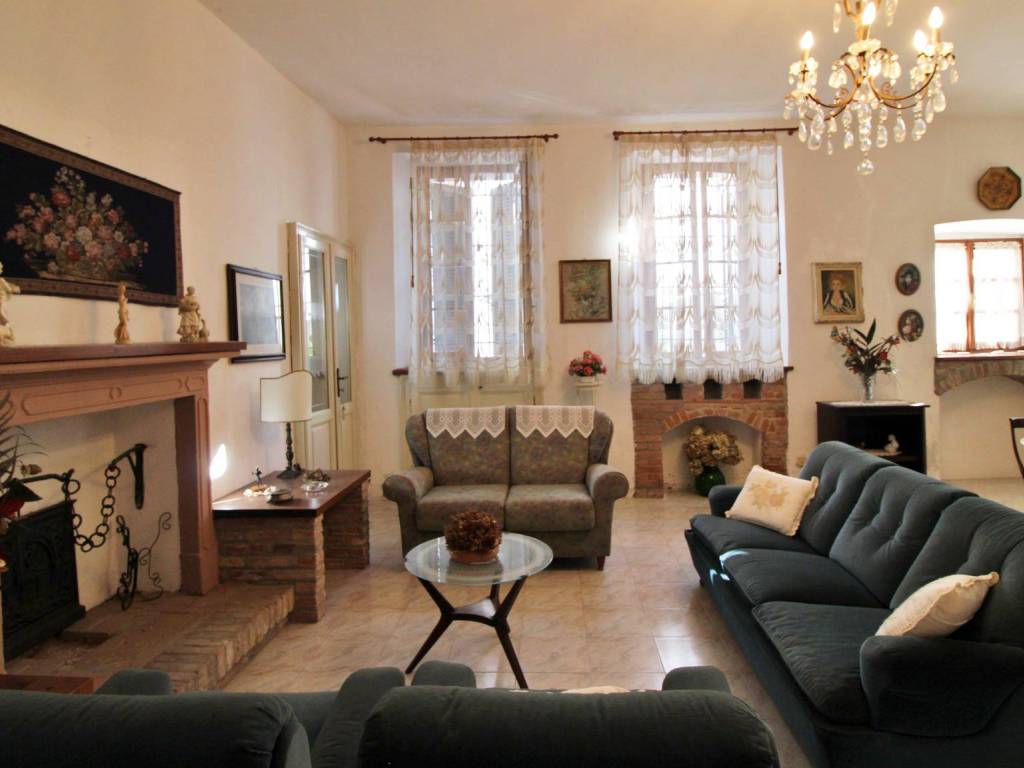 casa indipendente in vendita a Pietra de' Giorgi