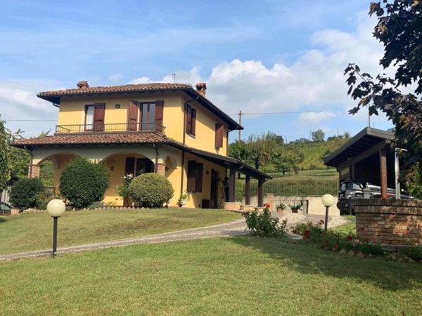 casa indipendente in vendita a Pietra de' Giorgi