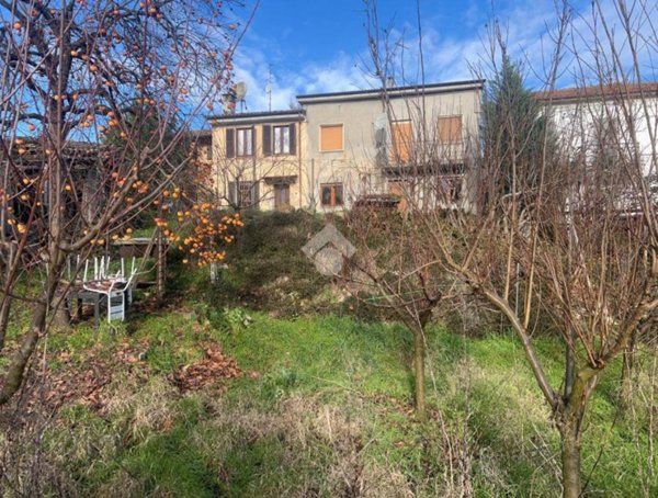 casa indipendente in vendita a Pietra de' Giorgi