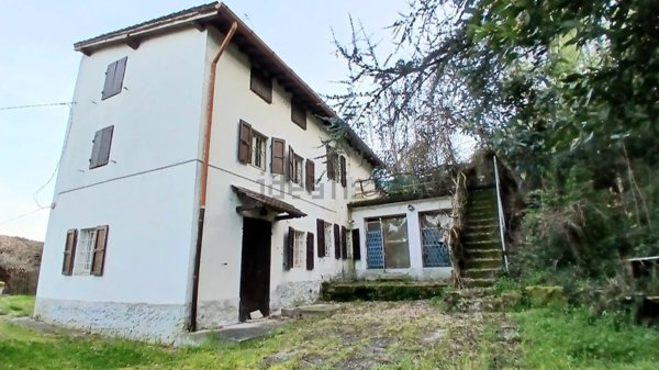 casa indipendente in vendita a Pietra de' Giorgi