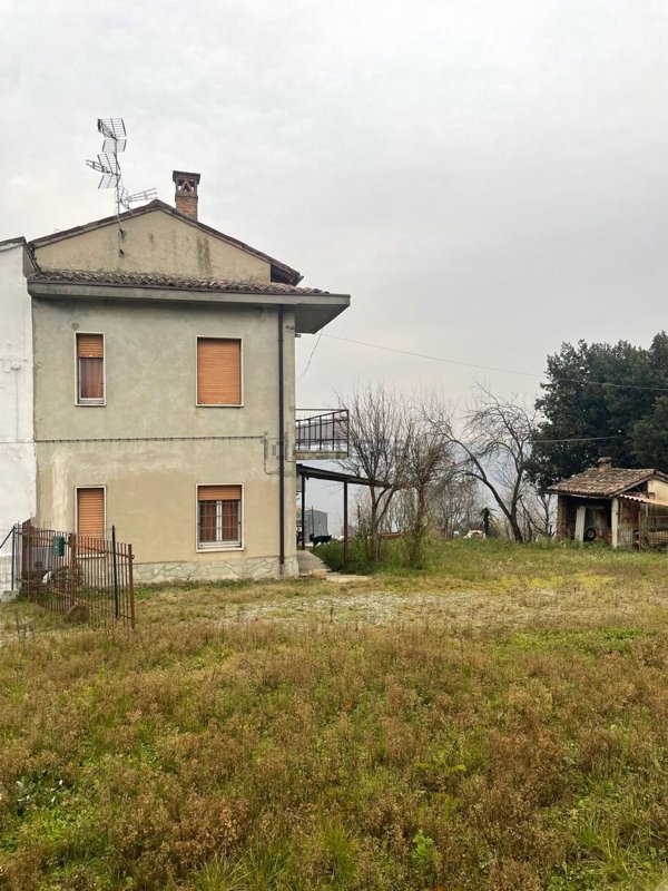 casa semindipendente in vendita a Pietra de' Giorgi