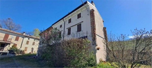 casa indipendente in vendita a Pietra de' Giorgi