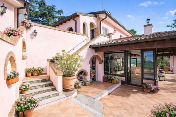 casa indipendente in vendita a Pietra de' Giorgi in zona Boffalora