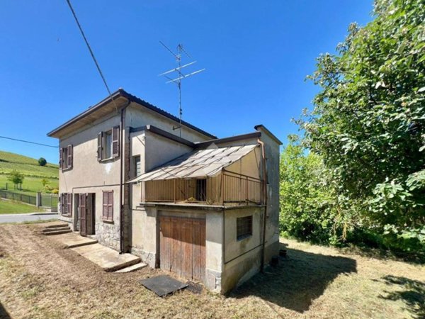 casa indipendente in vendita a Pietra de' Giorgi