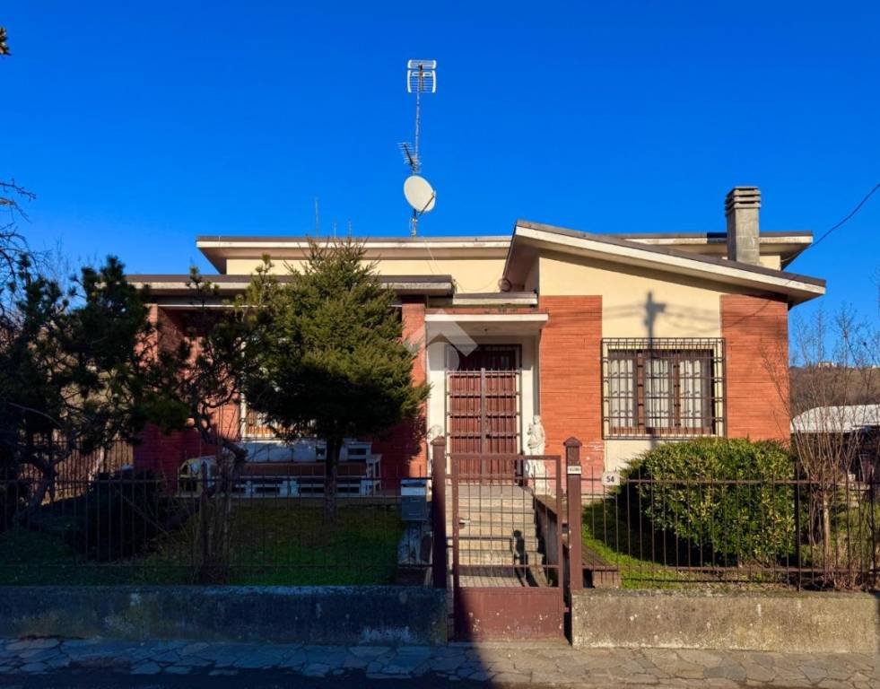 casa indipendente in vendita a Pietra de' Giorgi in zona Boffalora