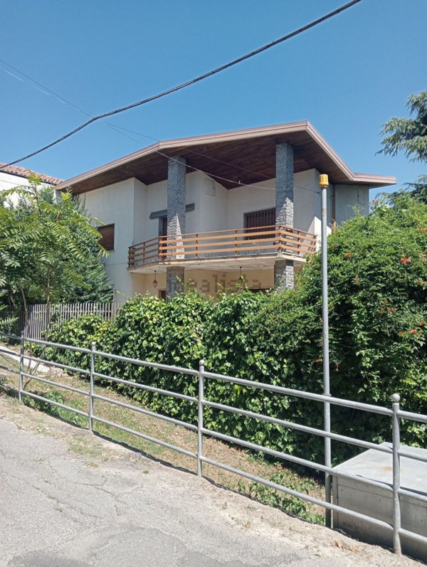 casa indipendente in vendita a Pietra de' Giorgi in zona Boffalora