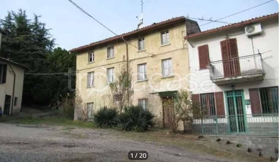 casa semindipendente in vendita a Pietra de' Giorgi in zona Fitti