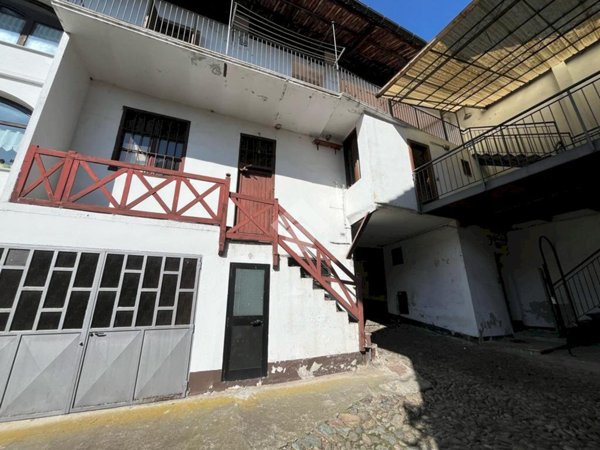 casa semindipendente in vendita a Lessolo