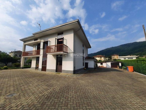casa indipendente in vendita a Lessolo