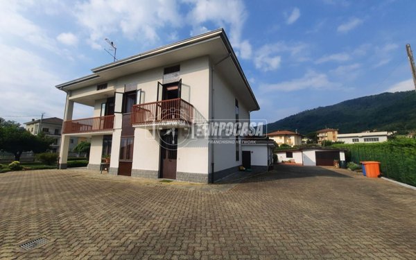 casa indipendente in vendita a Lessolo