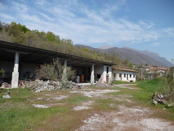 locale commerciale in vendita a Lessolo