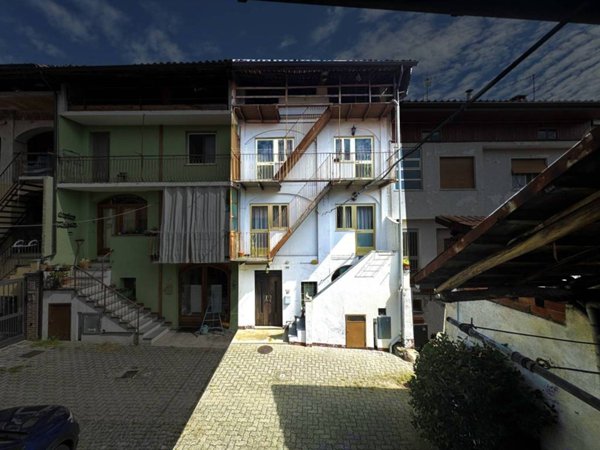 casa indipendente in vendita a Lessolo