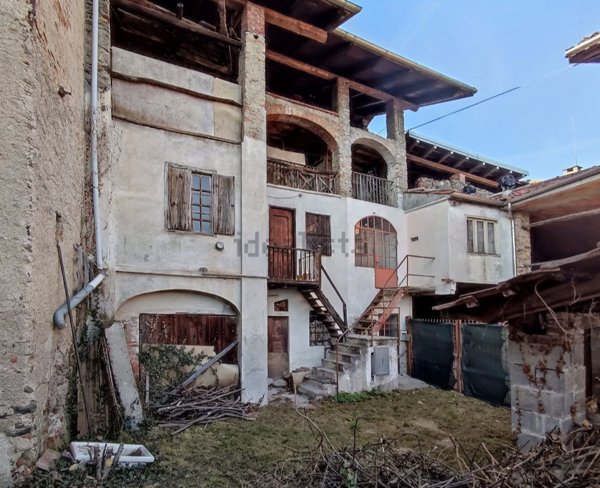 casa semindipendente in vendita a Lessolo