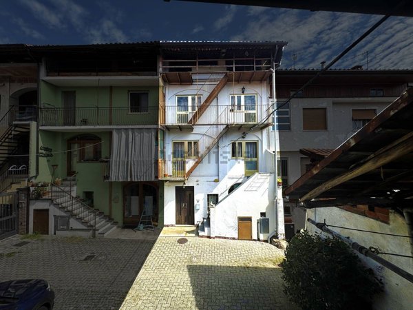 casa indipendente in vendita a Lessolo