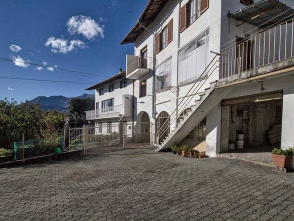 casa indipendente in vendita a Lessolo