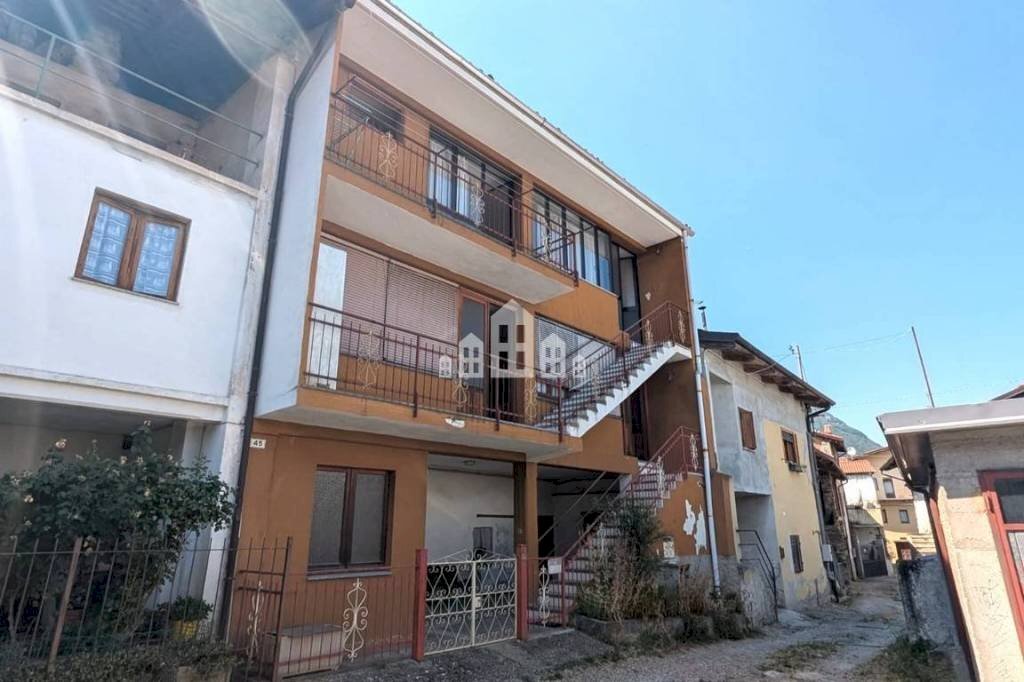 casa indipendente in vendita a Lessolo