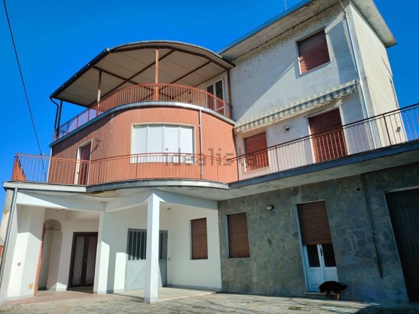 casa indipendente in vendita a Pieve Albignola