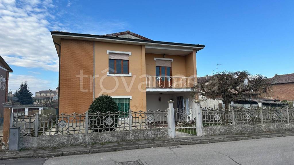 casa indipendente in vendita a Pieve del Cairo