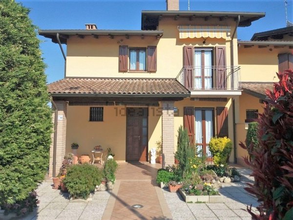 casa indipendente in vendita a Pieve del Cairo