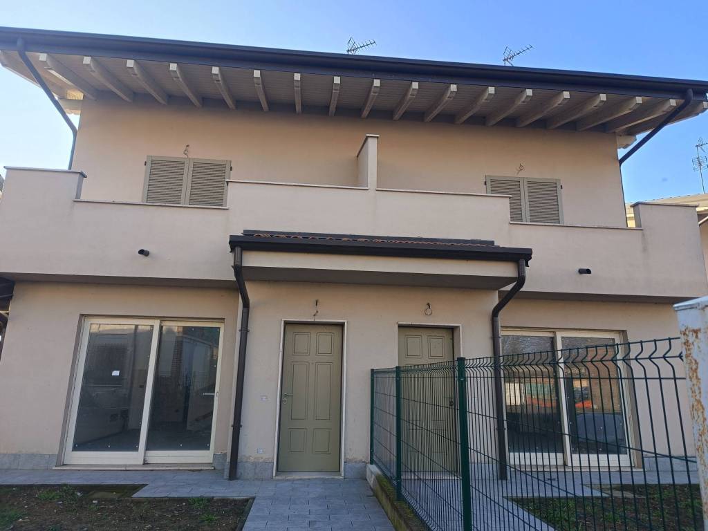 casa indipendente in vendita a Pieve del Cairo