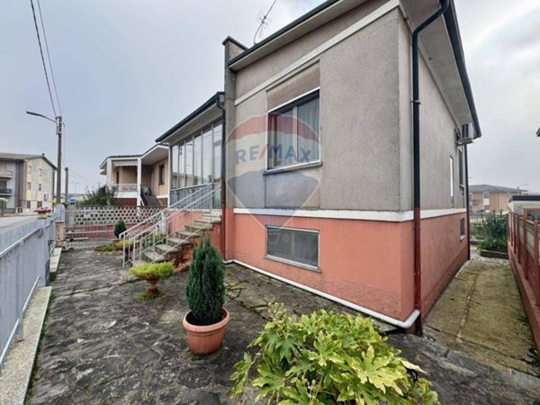 casa indipendente in vendita a Pieve del Cairo