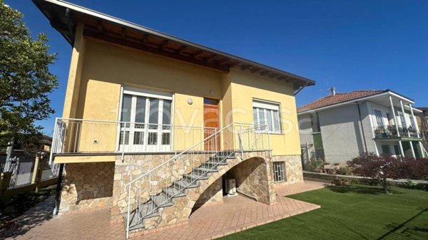 casa indipendente in vendita a Pieve del Cairo