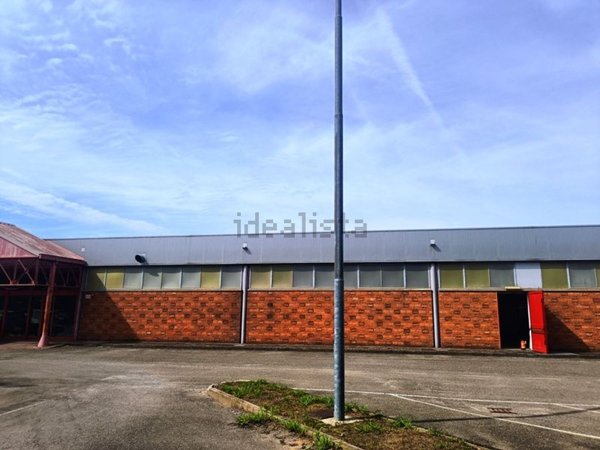 capannone in vendita a Pieve del Cairo