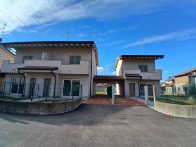 casa indipendente in vendita a Pieve del Cairo