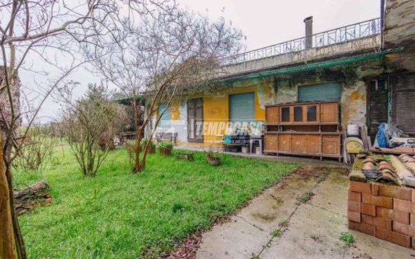 casa indipendente in vendita a Pieve del Cairo in zona Cascina Provvidenza