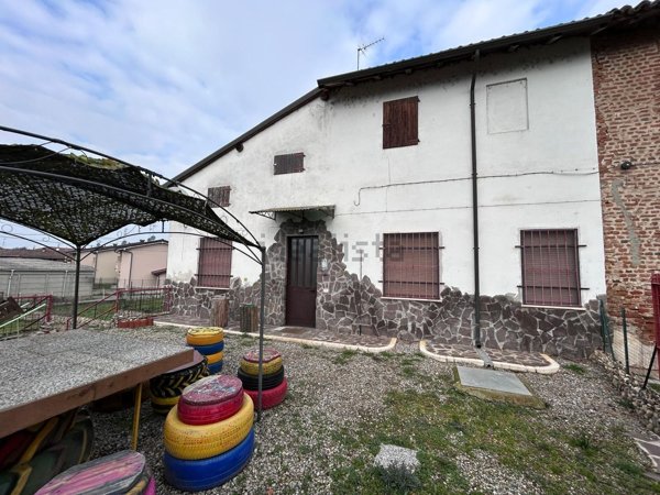 appartamento in vendita a Pieve del Cairo in zona Cascina Provvidenza