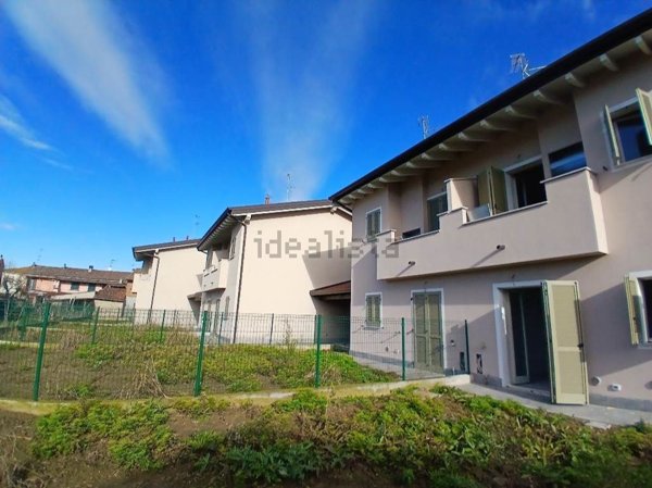 casa indipendente in vendita a Pieve del Cairo in zona Cascina Provvidenza