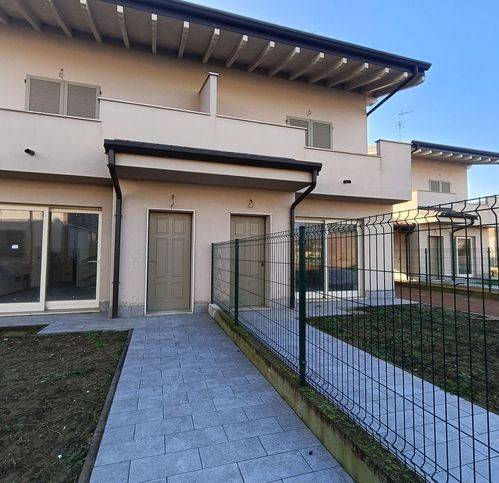 casa indipendente in vendita a Pieve del Cairo in zona Cascina Provvidenza