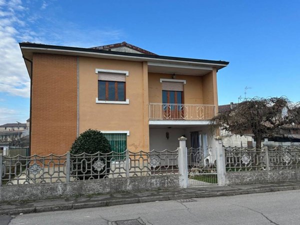 casa indipendente in vendita a Pieve del Cairo in zona Cascina Provvidenza