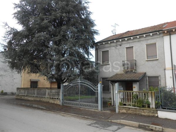 casa indipendente in vendita a Pieve Porto Morone