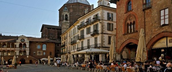 casa indipendente in vendita a Pieve Porto Morone