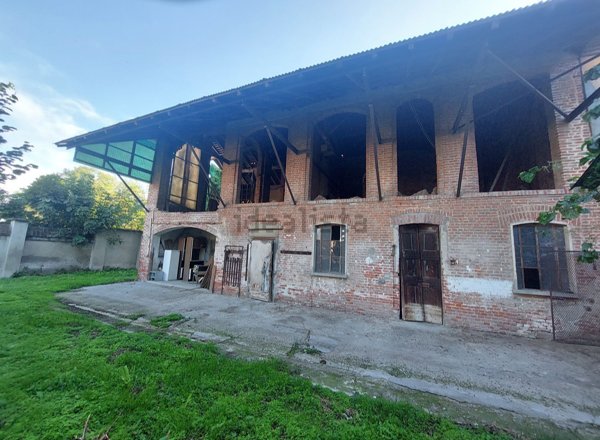 casa indipendente in vendita a Pieve Porto Morone