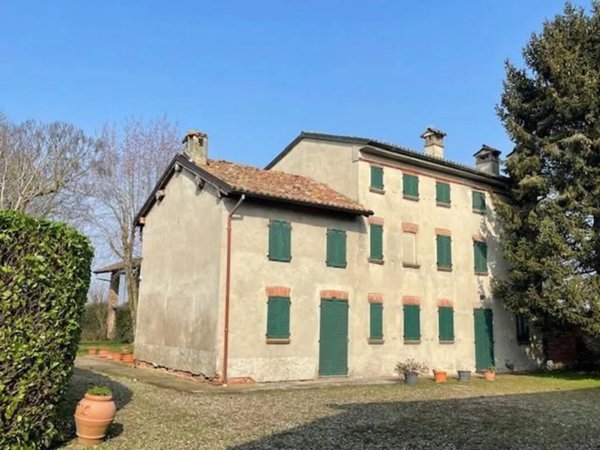 casa indipendente in vendita a Pieve Porto Morone