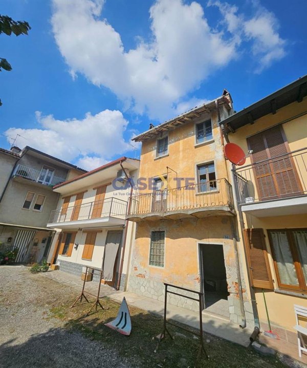 casa indipendente in vendita a Pieve Porto Morone