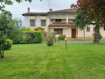 casa indipendente in vendita a Pieve Porto Morone