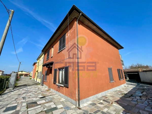 casa indipendente in vendita a Pieve Porto Morone