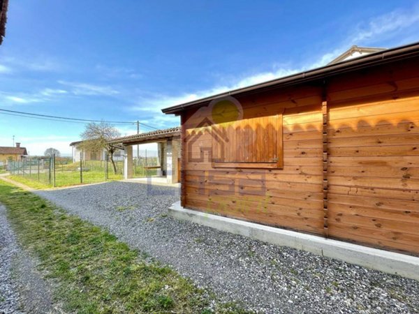 casa indipendente in vendita a Pieve Porto Morone