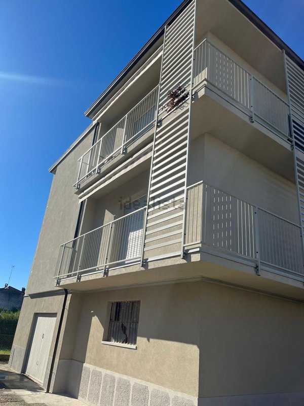 appartamento in vendita a Pieve Porto Morone