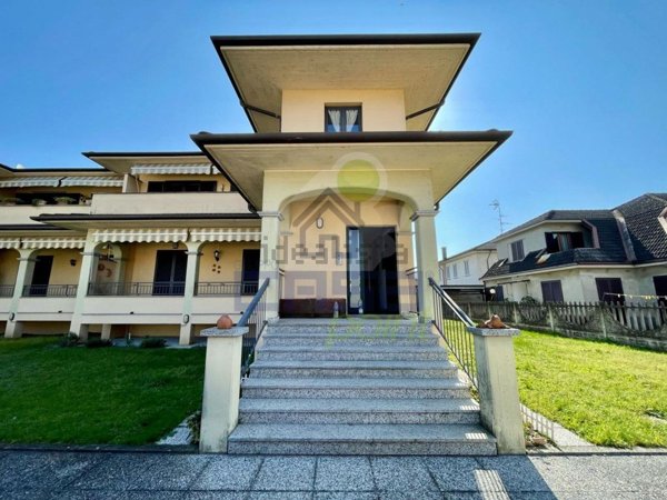appartamento in vendita a Pieve Porto Morone