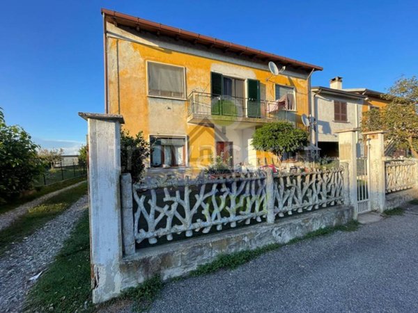 appartamento in vendita a Pieve Porto Morone