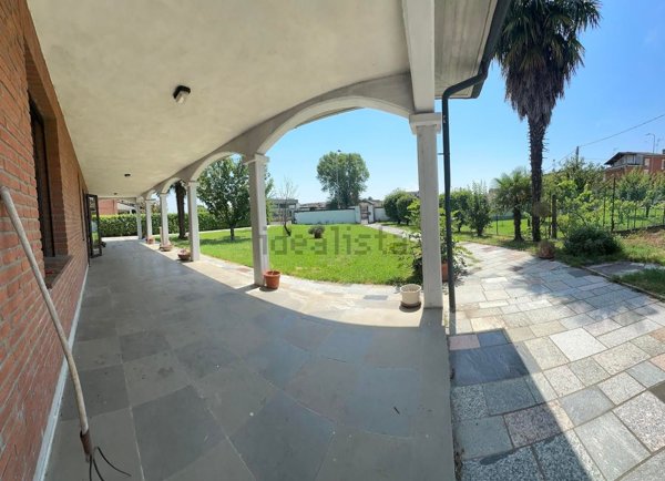 casa indipendente in vendita a Pieve Porto Morone