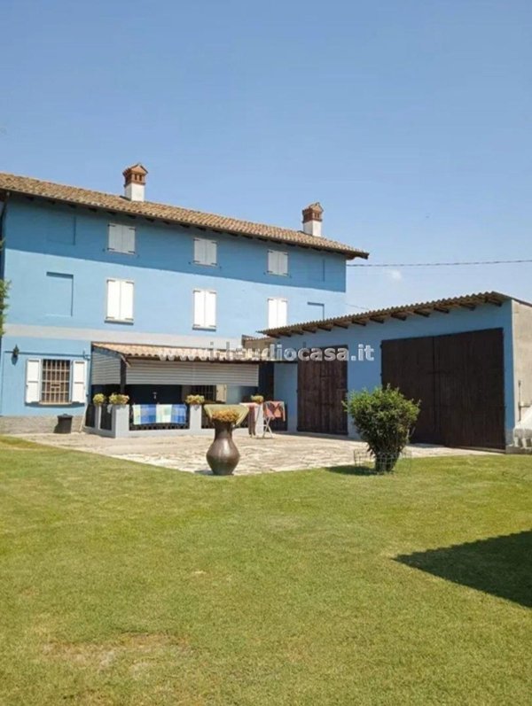 casa indipendente in vendita a Pieve Porto Morone