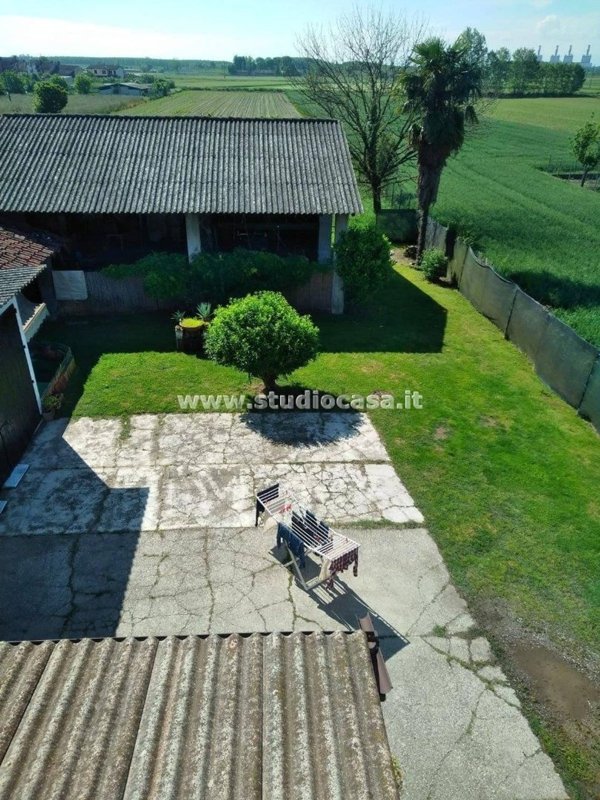 casa indipendente in vendita a Pieve Porto Morone