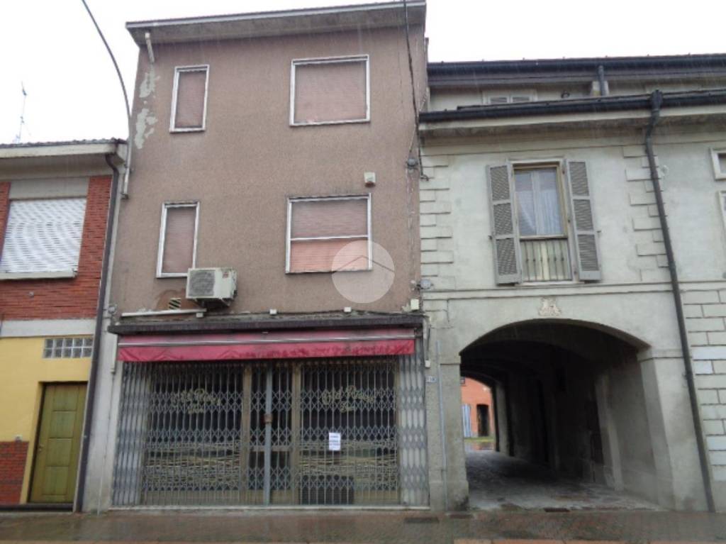 casa indipendente in vendita a Pieve Porto Morone